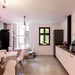 Hostal Cooltour