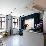 Cooltour Hostal *