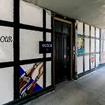 Hostal Cooltour *