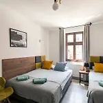 Hostal Cooltour *