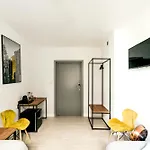 Cooltour Hostal *