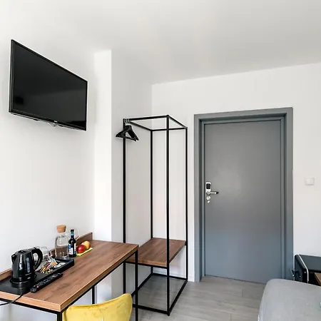 Cooltour Hostel *